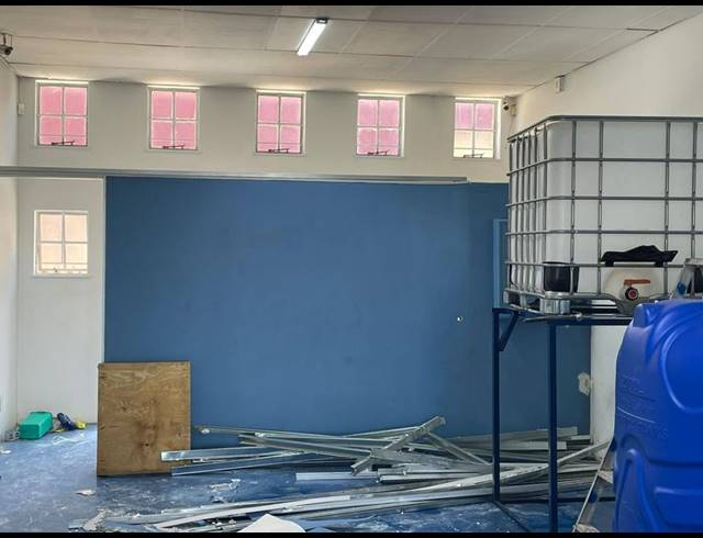 BUSINESS PROPERTY TO RENT IN HENNOPSPARK